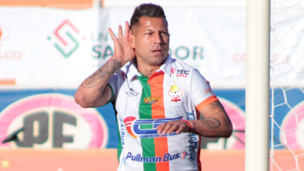 Leonardo Valencia selló su continuidad en Cobresal para 2024