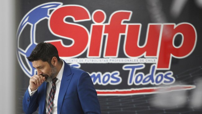 Sifup: Futbolistas votaron paro indefinido y no iniciarán el Campeonato Nacional