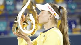 Elena Rybakina venció a Daria Kasatkina logró el título en Abu Dhabi