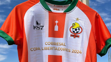 Cobresal lanzó una camiseta conmemorativa por su retorno a la Copa Libertadores