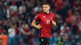 Compañero de Alexis Sánchez lidera la nómina de Albania para amistoso con Chile