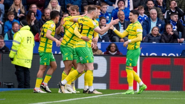 Marcelino Núñez participó con una asistencia en derrota del Norwich ante el Leicester