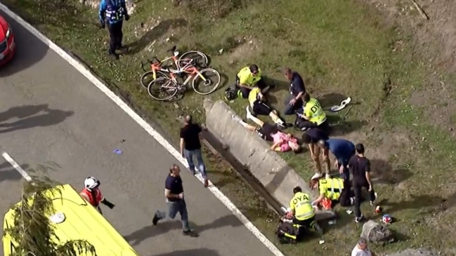 Duro choque dejó ciclistas heridos en la Vuelta al País Vasco