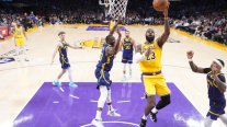 Golden State venció a los Lakers y los complicó de cara a la postemporada
