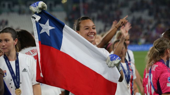 Christiane Endler emocionó a hinchas chilenos en partido de Champions