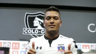 La presentación de Javier Parraguez como refuerzo de Colo Colo