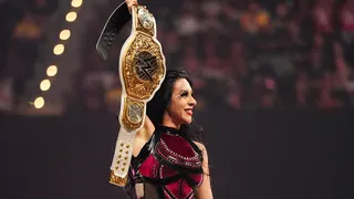 Stephanie Vaquer sufrió pero defendió con éxito su Título Mundial Femenino de WWE