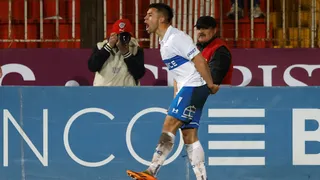 Alexander Aravena apareció en la órbita de un club de la Championship de Inglaterra