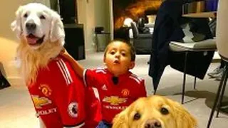 Atom y Humber lucieron la 7 que usará Alexis Sánchez en Manchester United