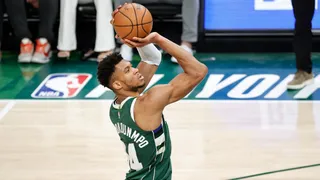 Milwaukee Bucks clasificó a semifinales de la Conferencia Este al ritmo de Antetokounmpo