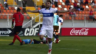 Universidad Católica rindió en Calama ante Deportes Iquique y extendió su racha perfecta