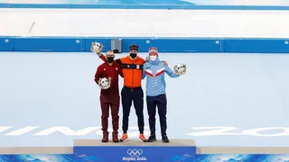 El campeón europeo Thomas Krol ganó el oro en los 1.000 metros del patinaje de velocidad en Beijing 2022