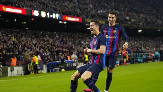 Barcelona batió a Cádiz y se afirmó en el liderato en España