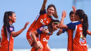 La U goleó a Iquique y terminó la primera rueda aferrada a la cima del torneo femenino