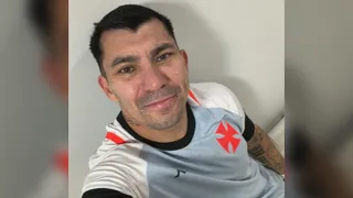 Gary Medel inició la pretemporada con Vasco da Gama en Brasil