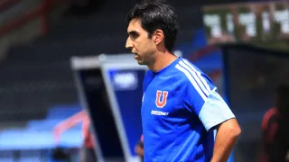 Confusión en la interna: revelan el problema que complica a Meneghini en la U de Chile