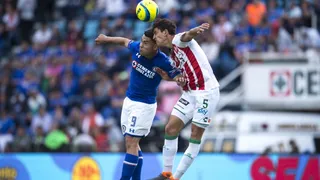 Necaxa acrecentó el mal momento de Cruz Azul en choque de chilenos en México