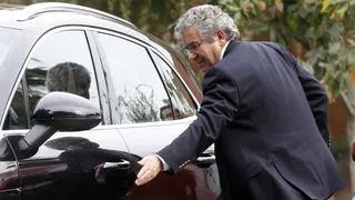 Larraín Vial venderá acciones de Blanco y Negro un día antes y a menor precio que las de Mosa