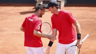 Podlipnik y Jarry derrotaron a la dupla ecuatoriana para dejar en ventaja a Chile en la Copa Davis