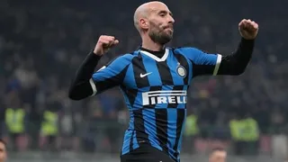 Volante español Borja Valero anunció su salida de Inter de Milán