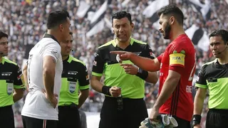 Esteban Paredes: Sería raro enfrentar a la U sin Johnny Herrera
