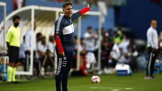 ¿Aprobó? Tuiteros transformaron a Eduardo Berizzo en trending topic