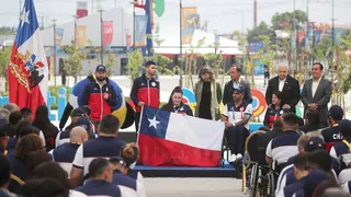 Presidente Gabriel Boric entregó bandera a deportistas del Team ParaChile