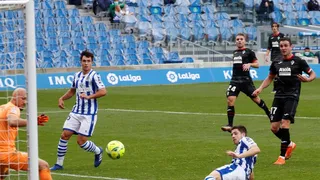Real Sociedad igualó con Eibar y alcanzó a Atlético de Madrid en el liderato en España