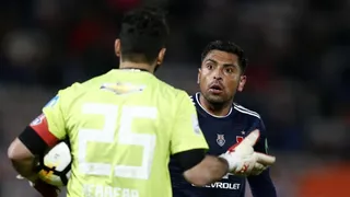 Johnny Herrera y Gonzalo Jara discutieron en pleno partido ante Huachipato