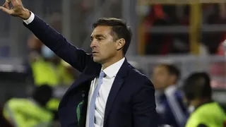 DT de Uruguay dejó a Chile sin Mundial y viajó a Qatar para el sorteo