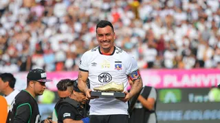 Esteban Paredes: “Para mí está cerrado, soy el goleador histórico”