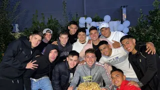 Con familiares y amigos: Así celebró Luciano Arriagada su cumpleaños número 20