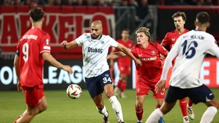 El Fenerbahce de Mourinho rescató un punto como visitante contra el Twente