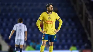 Diego Valdés llegó a Chile y será evaluado por el cuerpo médico de La Roja