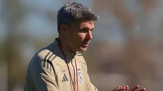 Otra mala para Ortiz en Colo Colo: defensor fue operado y estará un mes fuera