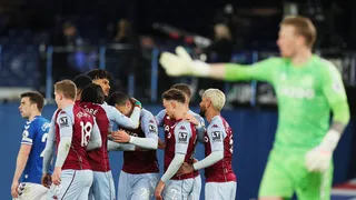 Everton tropezó con Aston Villa y quedó fuera de zona de copas europeas en la Premier