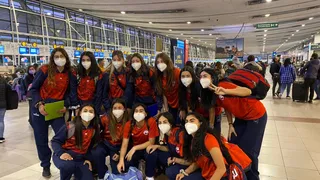 Selección chilena sub 16 de baloncesto femenino viajó a EEUU para preparar Premundial