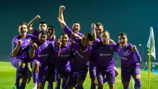 San Antonio Unido venció a Deportes Linares y terminó con ocho jugadores en cancha