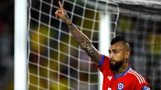 ¿En qué están las negociaciones entre Colo Colo y Arturo Vidal?