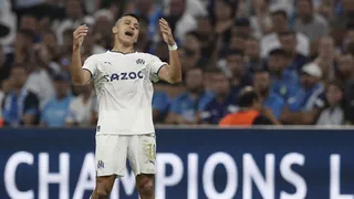 Alexis tuvo el gol en sus pies en la derrota de Olympique de Marsella ante Frankfurt