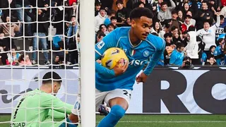 Ngonge rescató un empate para Napoli ante Genoa en el “Diego Armando Maradona”