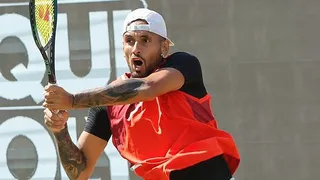 Nick Kyrgios tumbó a Tsitsipas en Halle