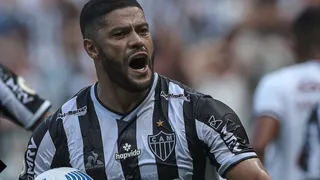 Hulk brilló con un doblete en victoria de Atlético Mineiro de Vargas sobre Fluminense