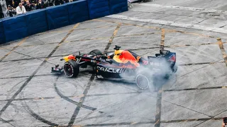 La espectacularidad del Showrun de Red Bull en las calles de Santiago