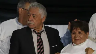 Hijo de Carlos Caszely: Creo que tiene buen diagnóstico y que hoy le darán el alta