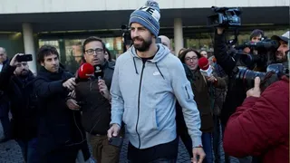 Gerard Piqué aceptó millonaria multa por conducir sin puntos en su licencia