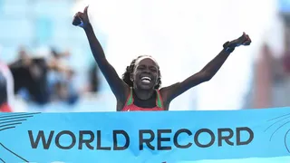 La keniana Peres Jepchirchir se coronó campeona con nuevo récord mundial en medio maratón