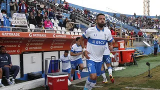 ¡Con dos asistencias! Así fue el estreno de Mauricio Isla en Universidad Católica y el fútbol chileno