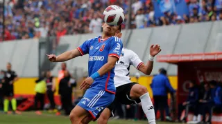 Gago ya tiene a su primer “refuerzo”: La U ejecuta cláusula secreta para traer de vuelta al volante del momento