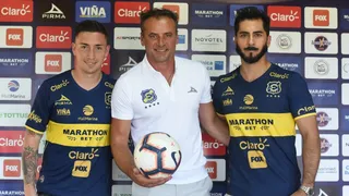 La presentación de Johnny Herrera y Rodrigo Echeverría como refuerzos de Everton